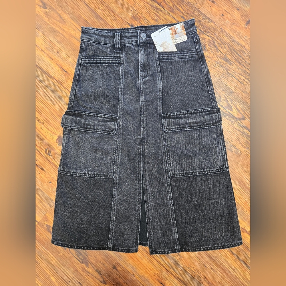 denim cargo midi skirt front open split 3/26 black nwt hi waist 4 pockets cute